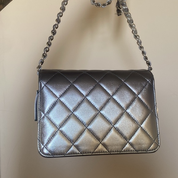 NIB CHANEL Metallic Storm WOC flap bag - Picture 7 of 7